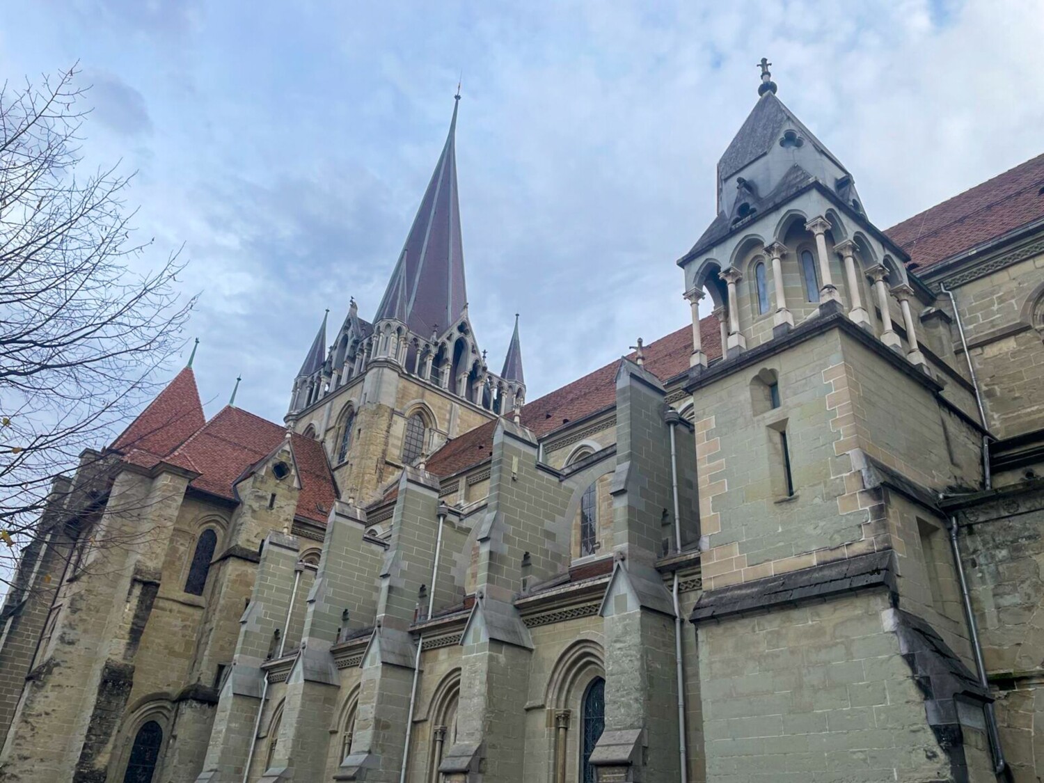 La cathédrale gothique Notre-Dame est l’emblème de Lausanne.