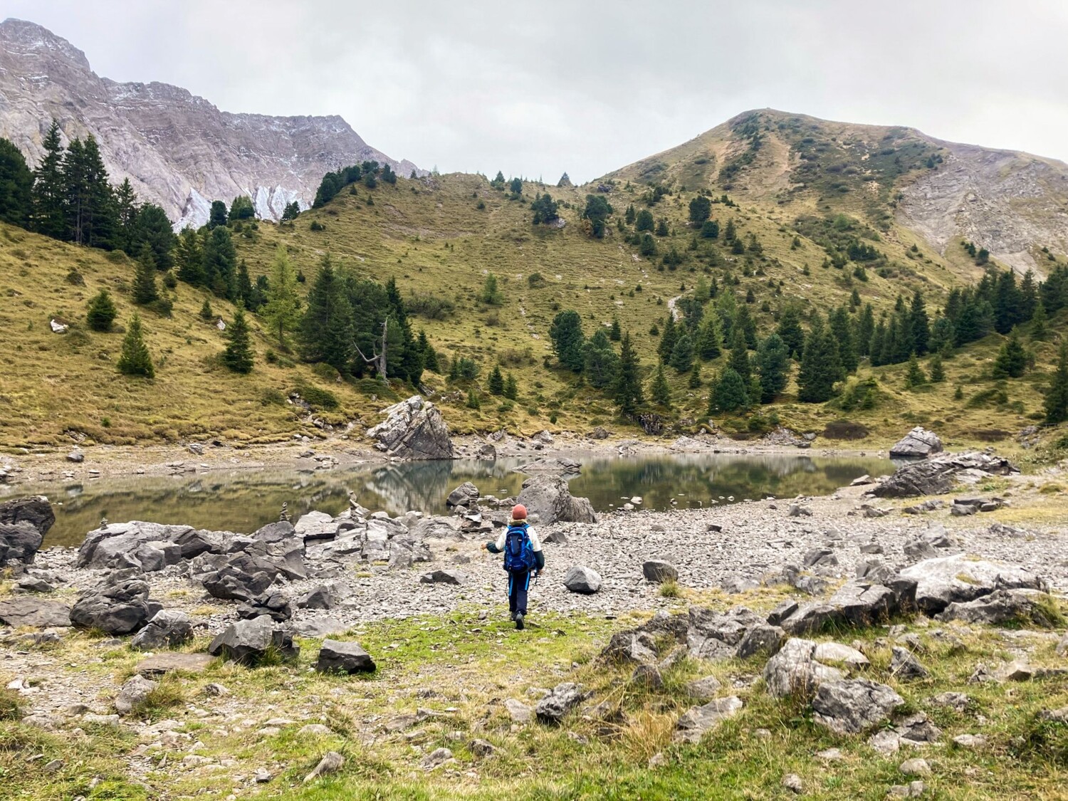 À la fin de l’été, l’Elsigsee est généralement à sec et se remplit peu à peu après les précipitations de l’automne.