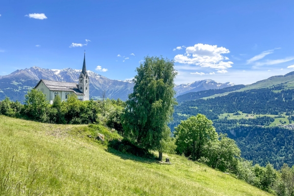 Durch die Bergdörfer der Surselva