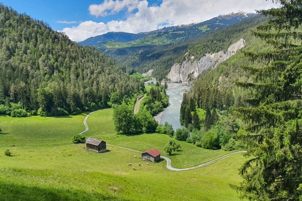 Angebot Krebsliga Graubünden: Genuss mit allen Sinnen in der Rheinschlucht