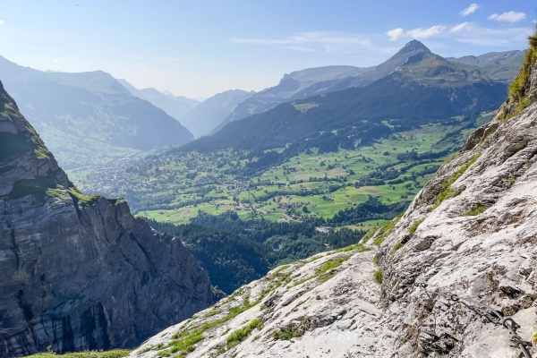 Chemin des falaises vers la Glecksteinhütte