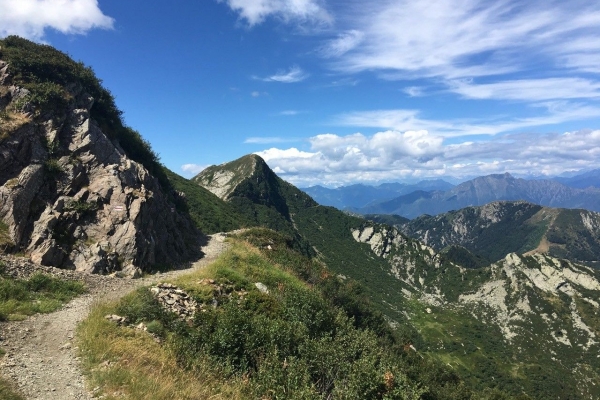 Croce del Monte Tamaro e la chiesa Santa Maria degli Angeli di Botta/Cucchi