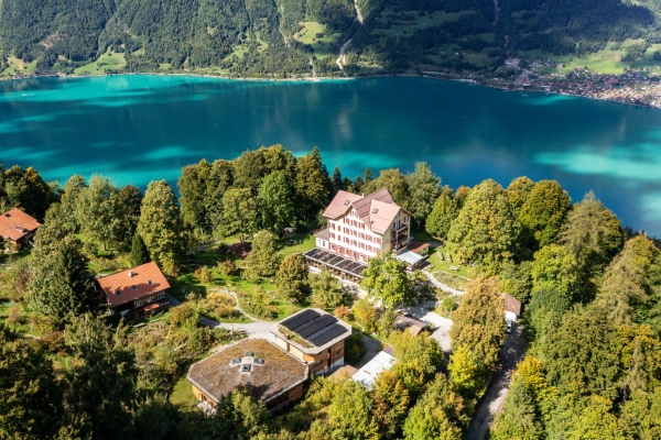Von der Schweibenalp dem Wasser folgend