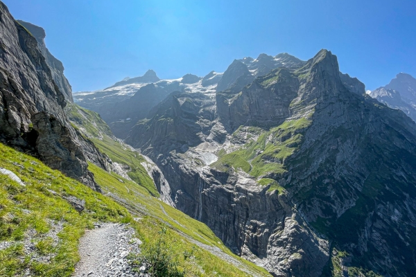 Auf dem Felsenweg zur Glecksteinhütte