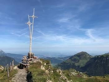 Zum Doppelkreuz auf Haldigrat