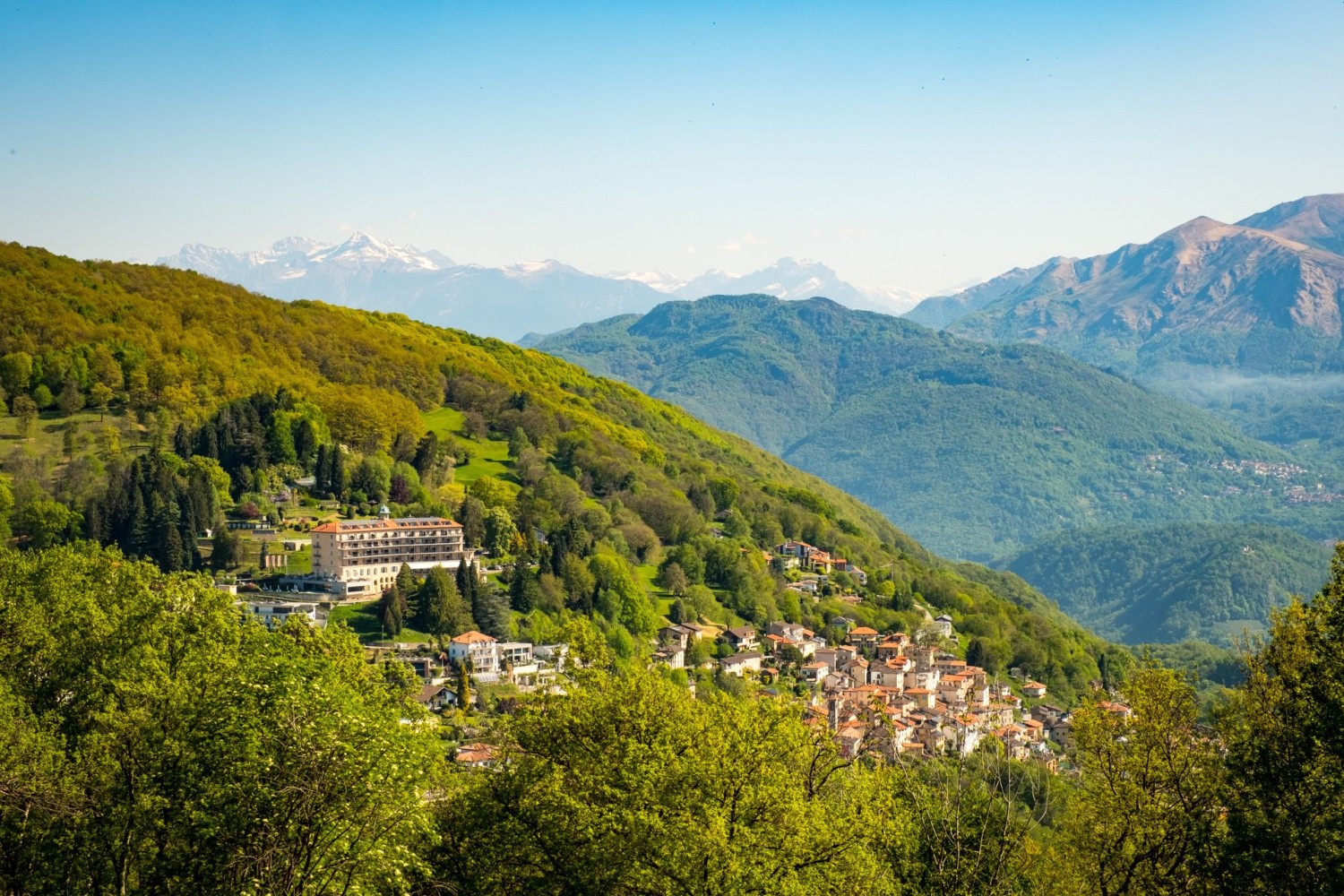 Questa escursione inizia a Cademario.