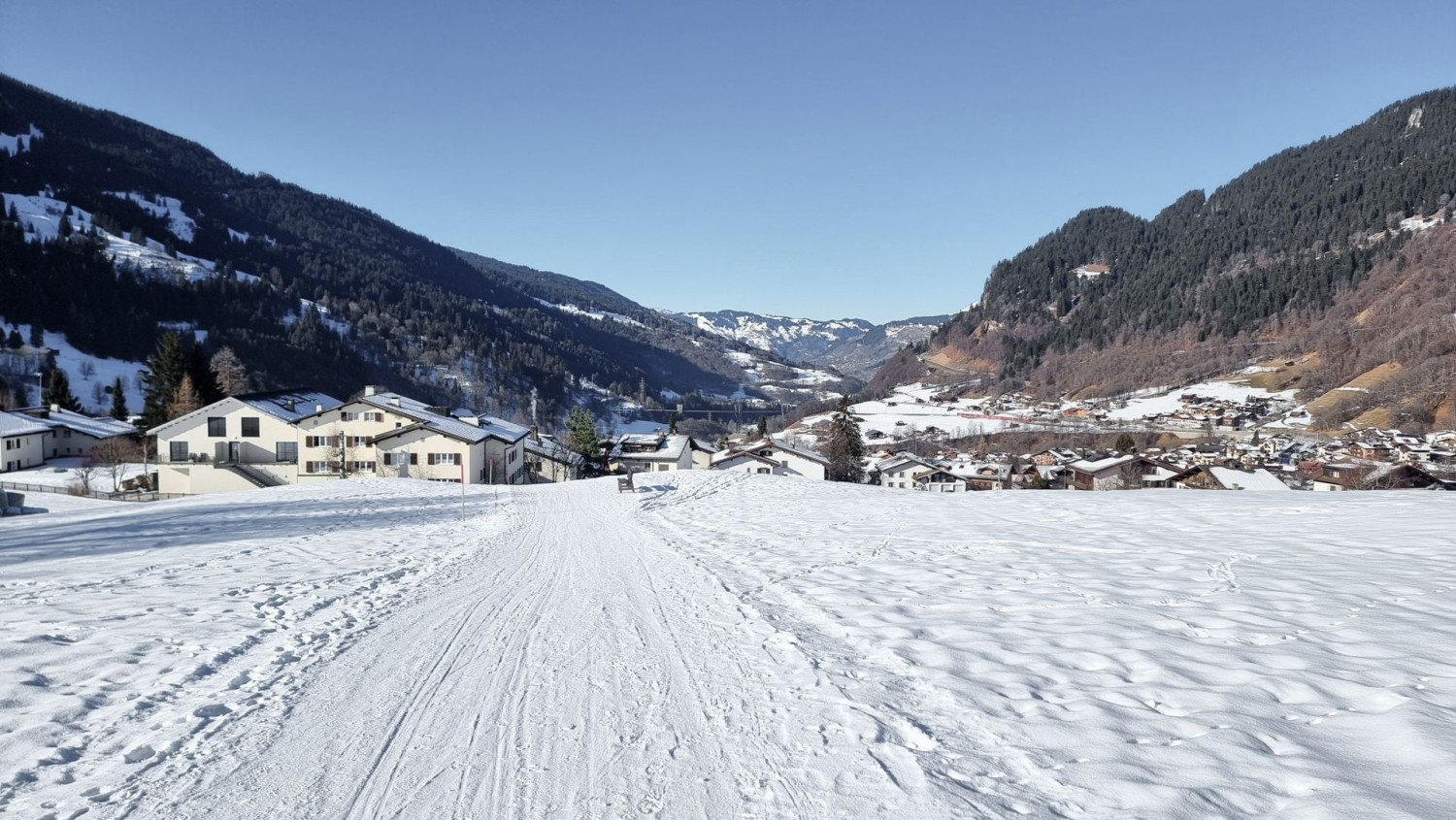 Blick ins Tal bei Mura.