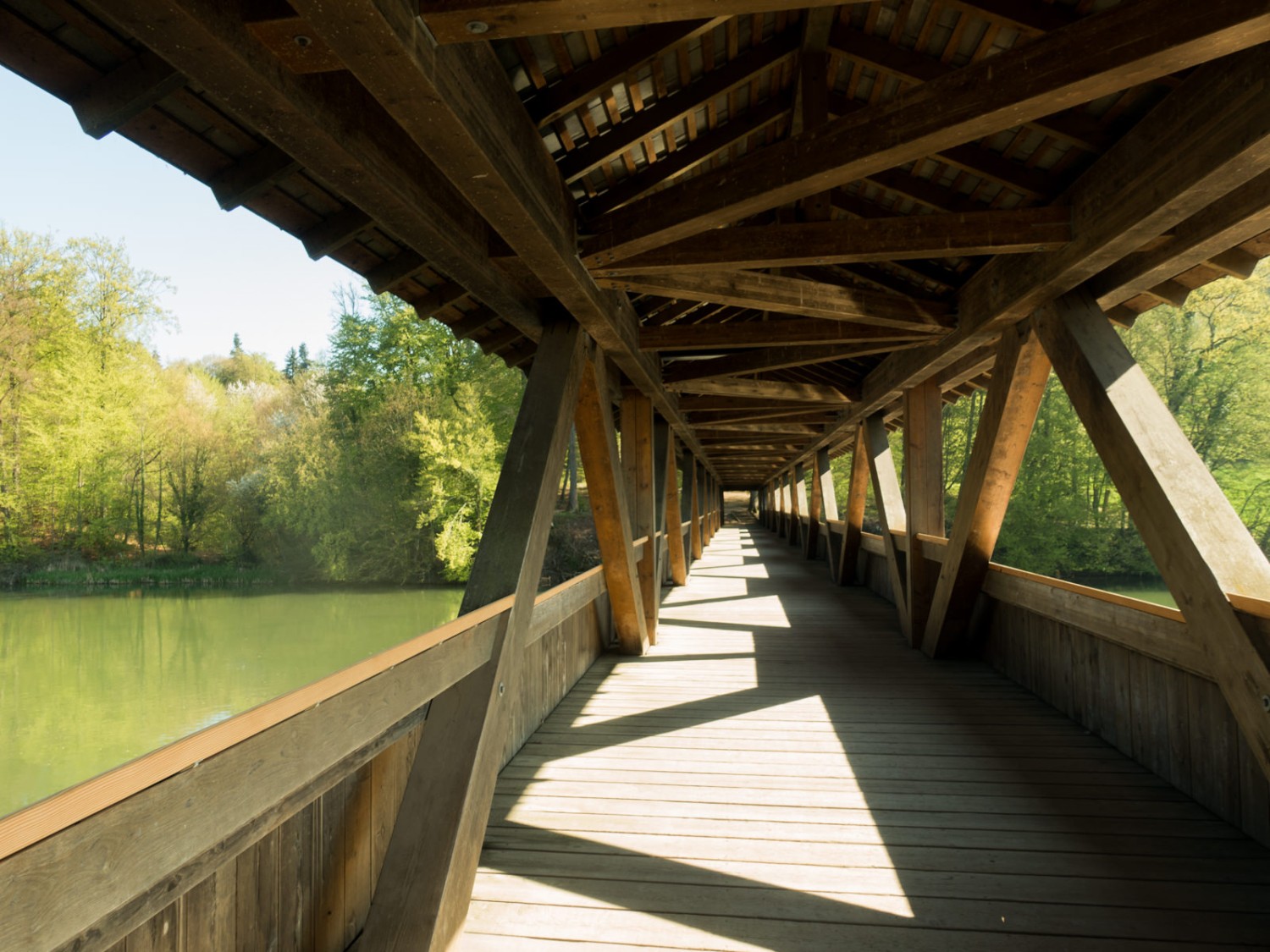 Die Holzbrücke bei Hermetschwil. Bild: Vera In-Albon