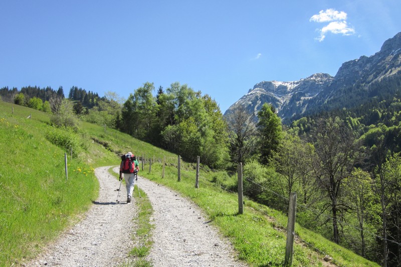 On prend de l’altitude en empruntant une ruelle. Photo: Maria Zachariadis