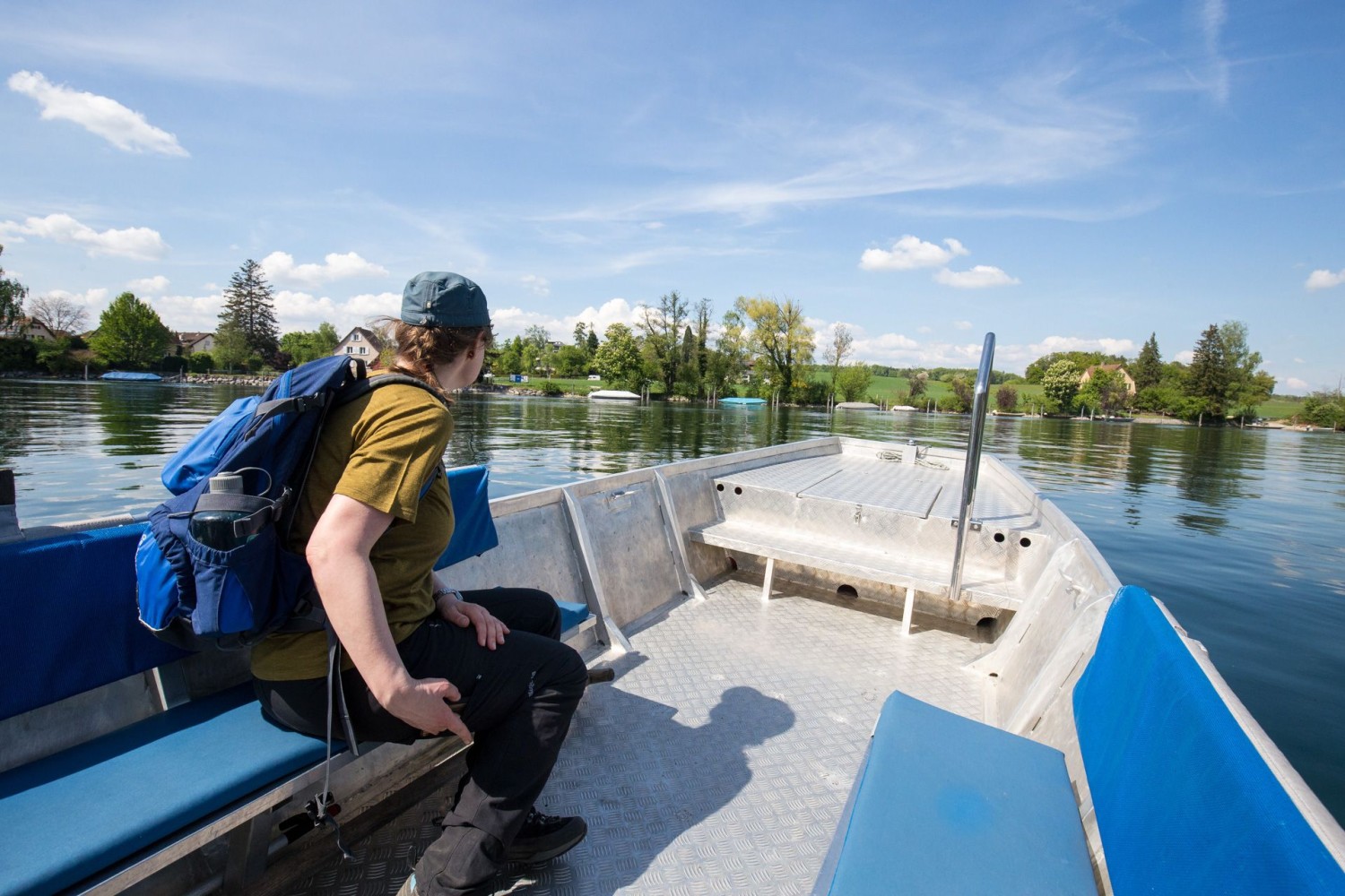 Le bac conduit les randonneuses et randonneurs de l’autre côté du Rhin, à Büsingen.