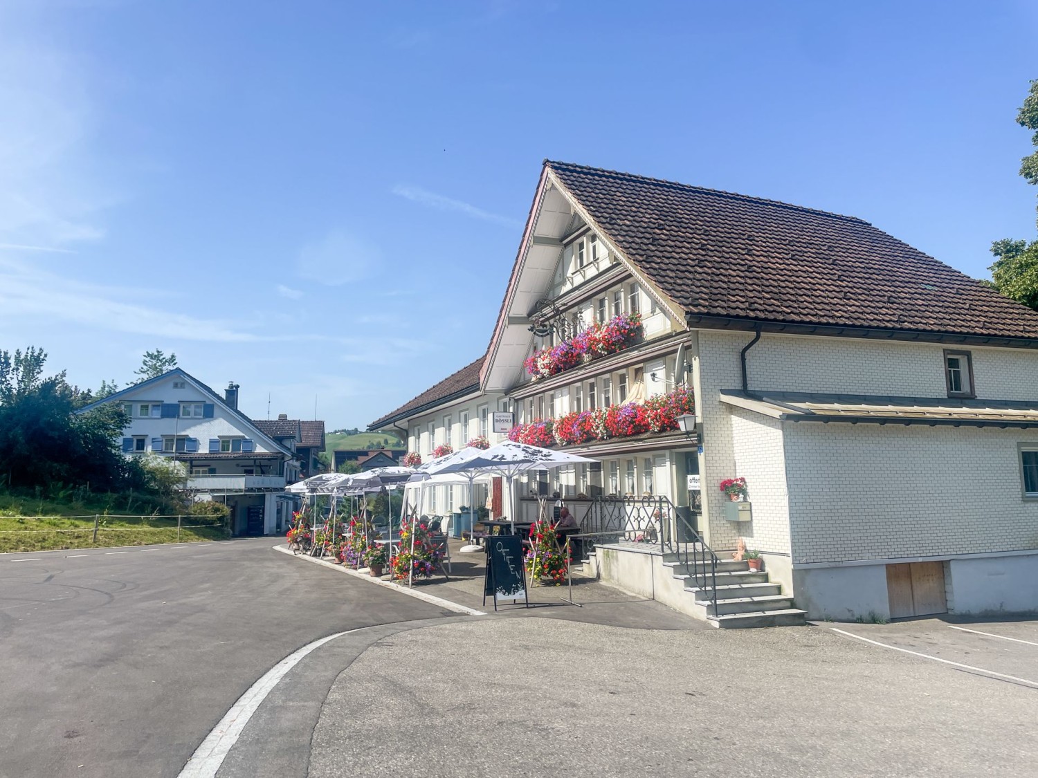 L’auberge Rössli dans le village de Bächli.