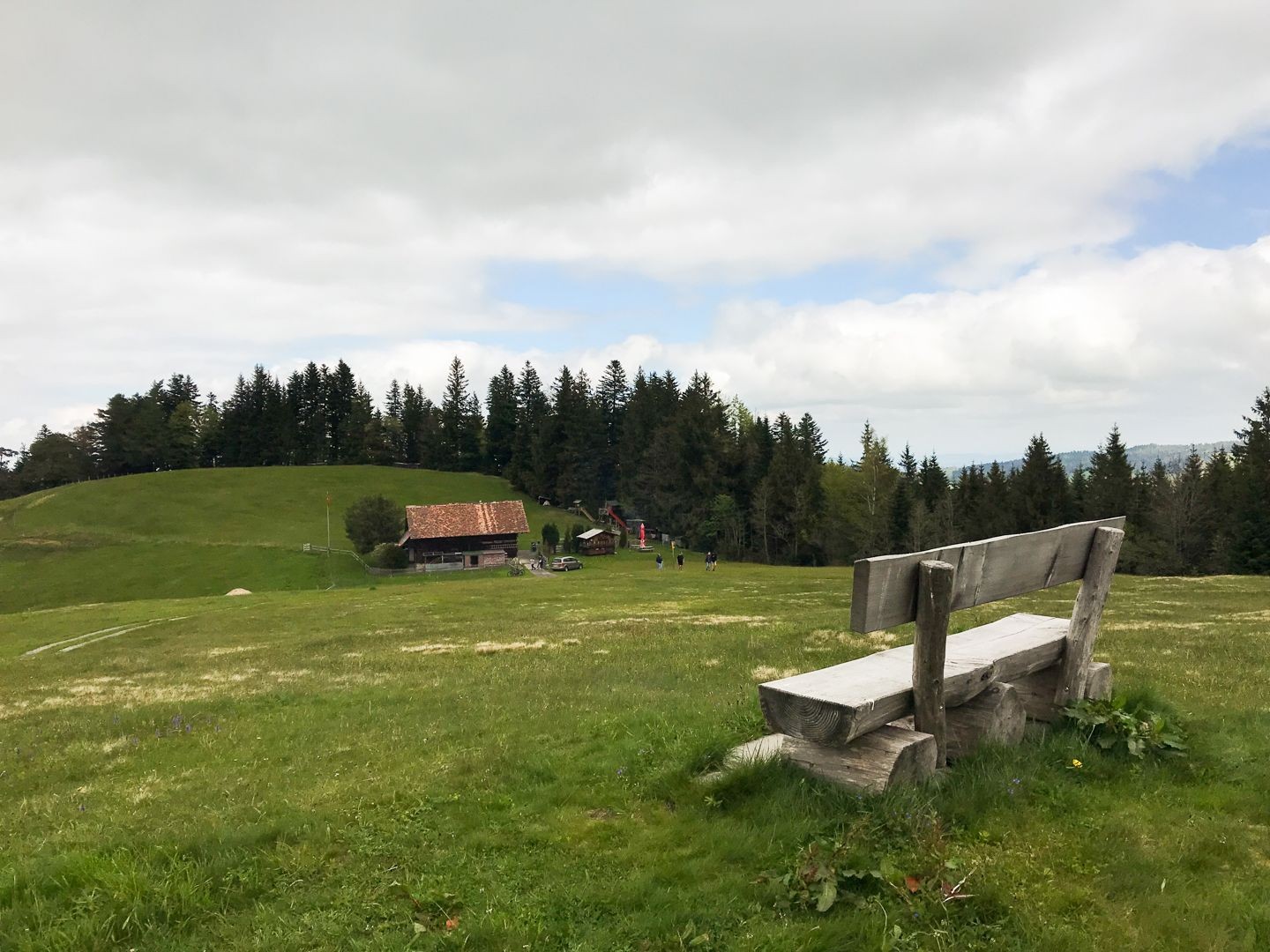 Blick auf die Alpwirtschaft Brandalp.
