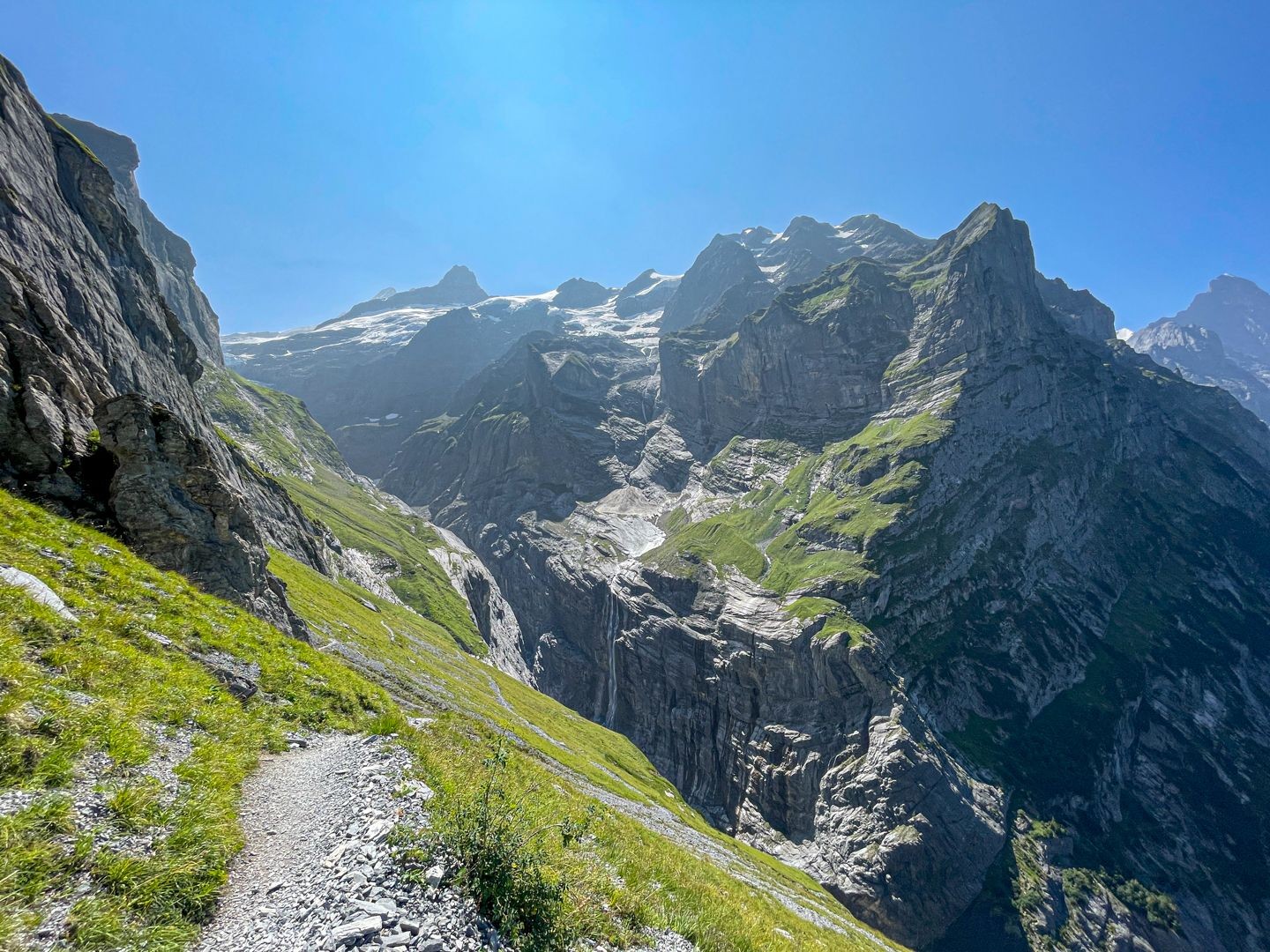 Langsam rückt das Schreckhorn näher.
